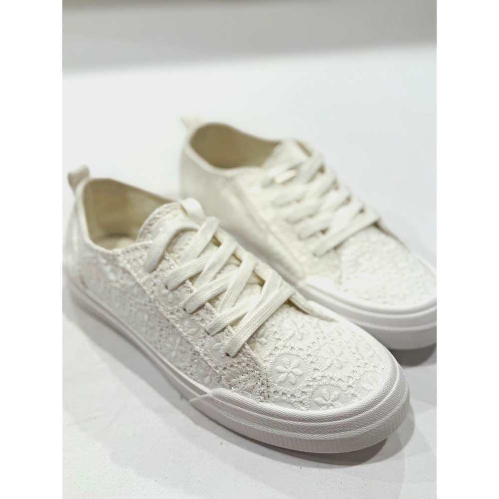 Sonoma Clemmie Womens 6 White Lace Floral Low Top Lace-Up Comfort Sneakers shoes
